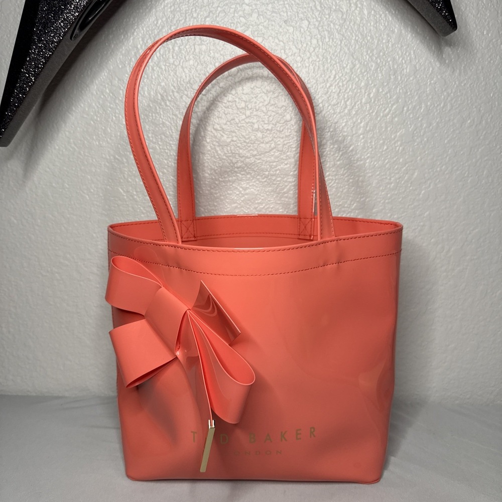 Ted Baker London Patent Vinyl Tote Bag Salmon Pink Bow Accent Gold‎ Hardware